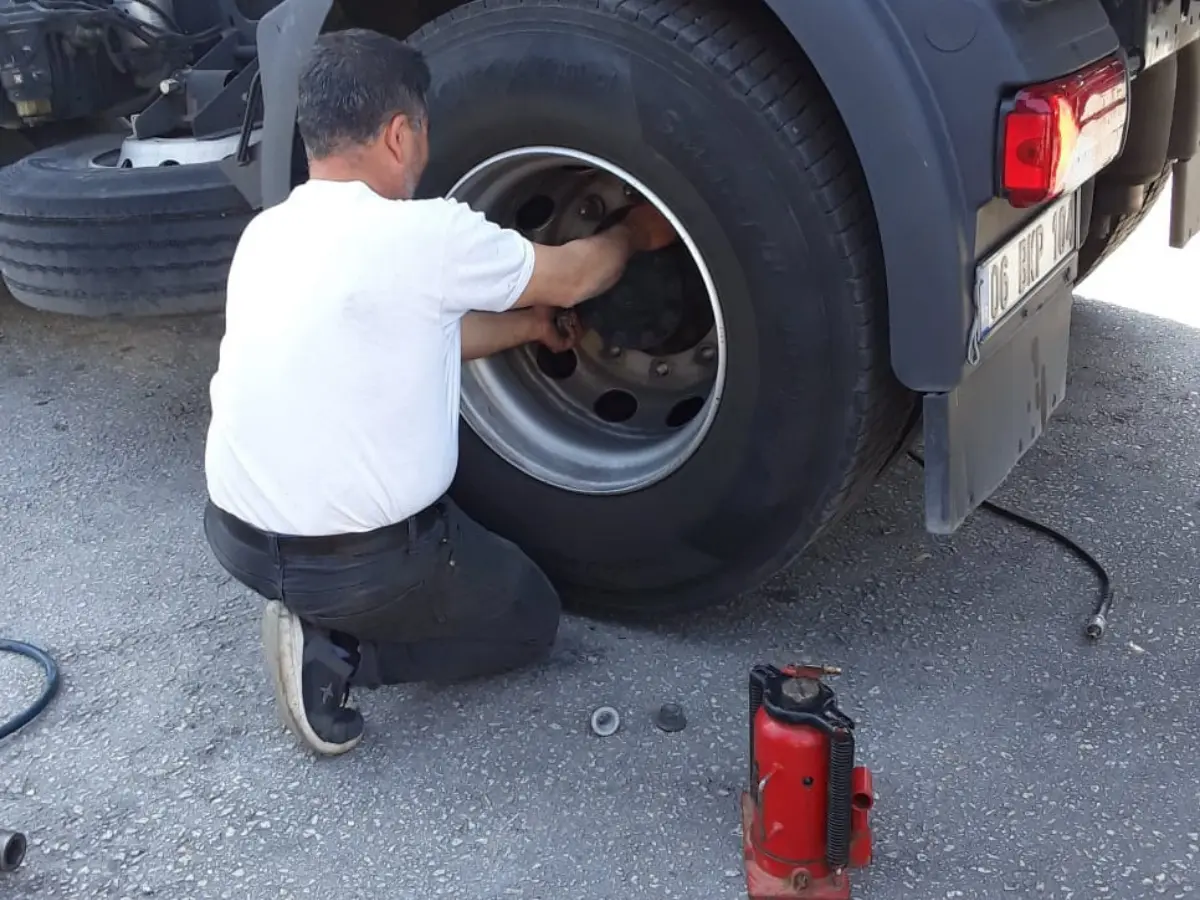 Mansuroğlu Oto Lastikçi